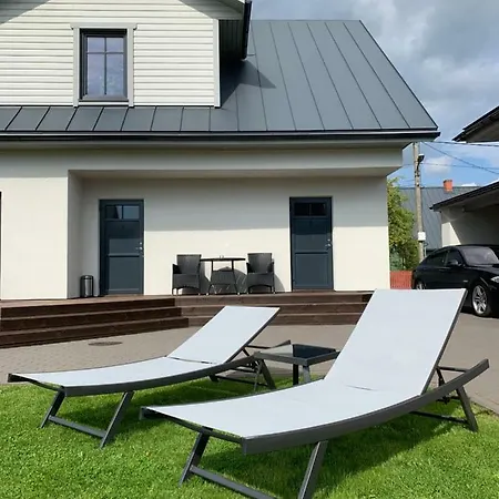 Lubja 公寓 派尔努